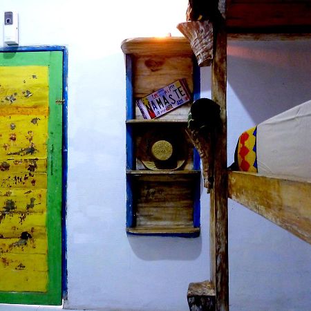 Gipsy Backpackers Hostel Gili Trawangan Exterior photo