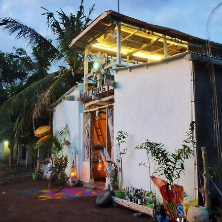 Gipsy Backpackers Hostel Gili Trawangan Exterior photo