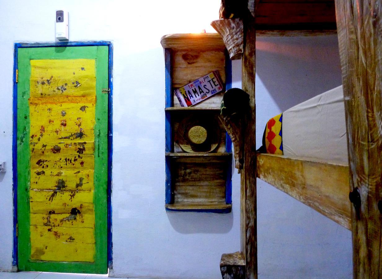 Gipsy Backpackers Hostel Gili Trawangan Exterior photo