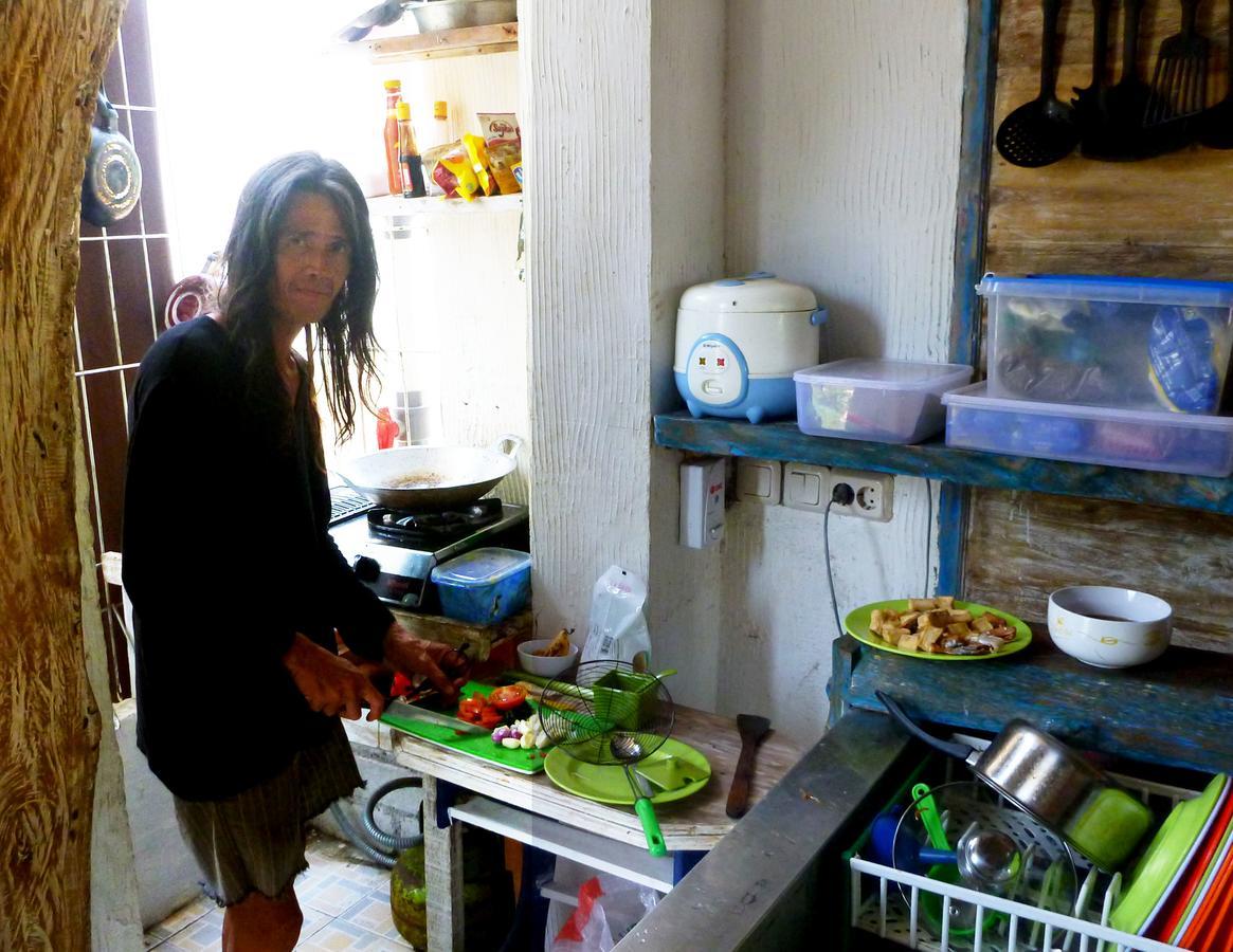 Gipsy Backpackers Hostel Gili Trawangan Exterior photo