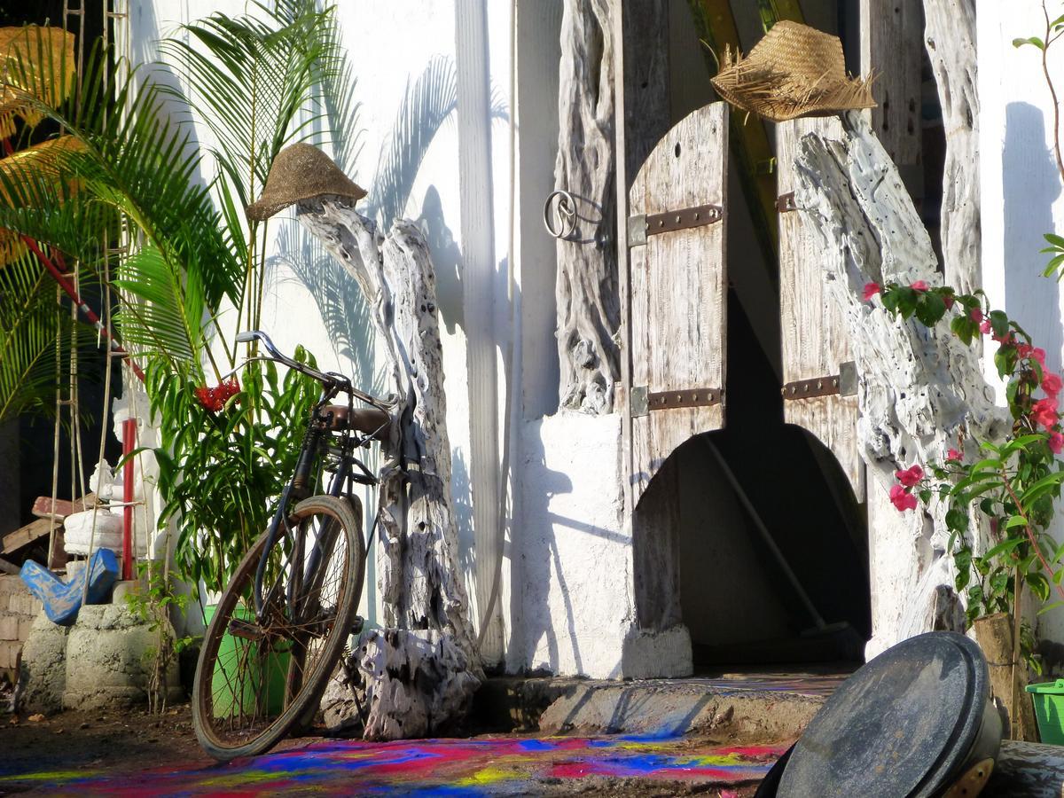 Gipsy Backpackers Hostel Gili Trawangan Exterior photo